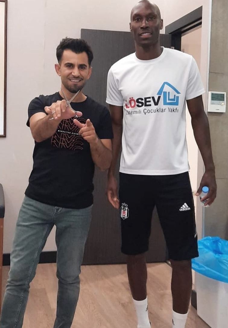 Atiba Hutchinson, Muharrem Bilen’in salonunda