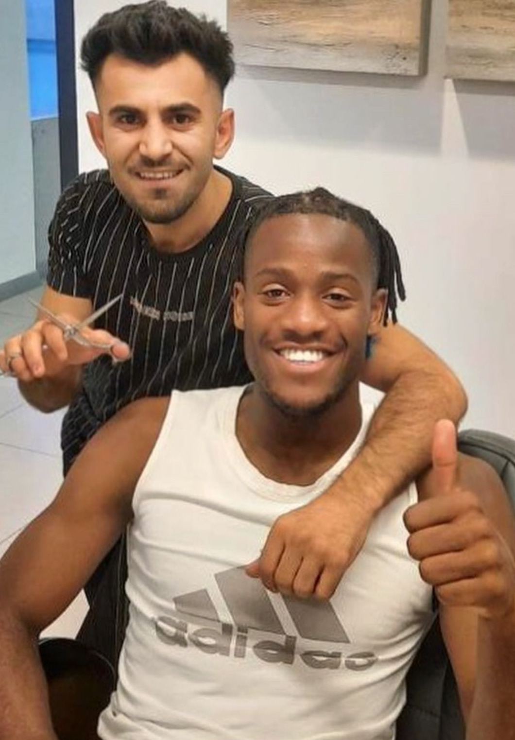 Michy Batshuayi, Muharrem Bilen’in salonunda